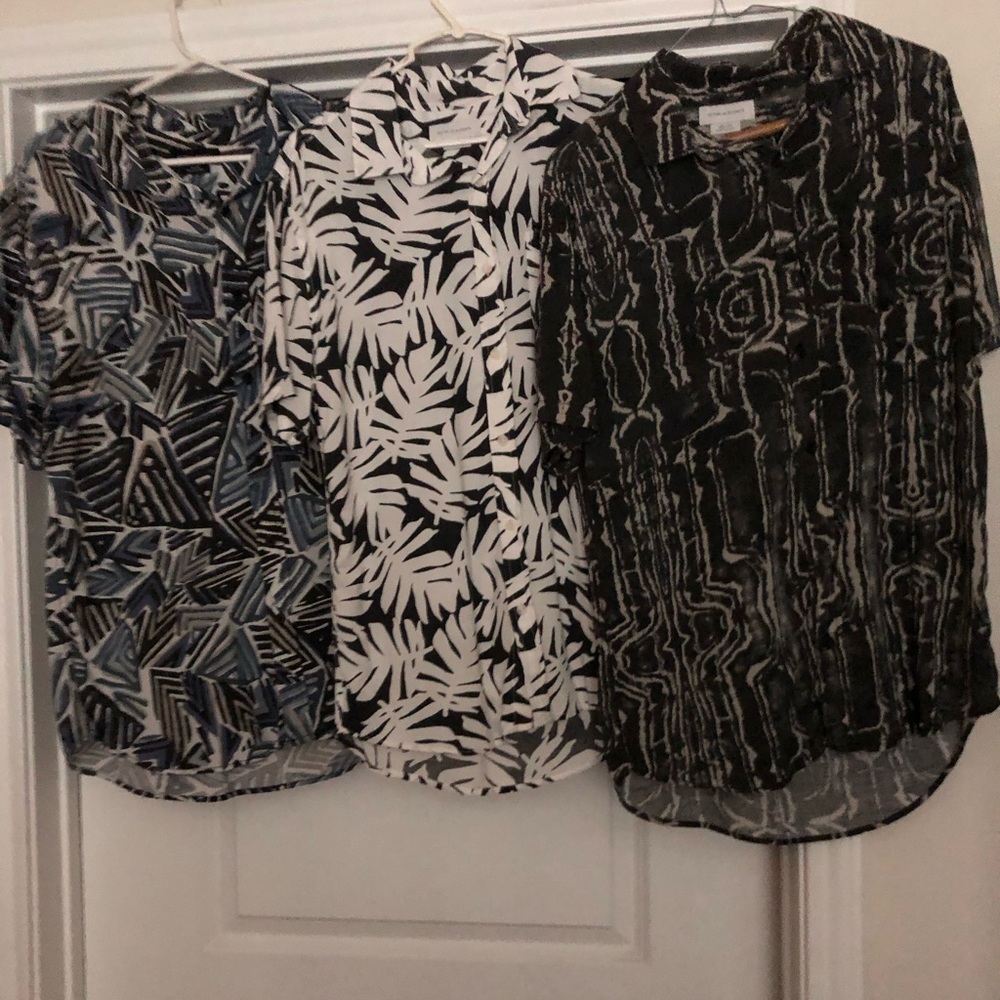 (3) Patterned Men’s Shirts 
Size 2XS & 1Small